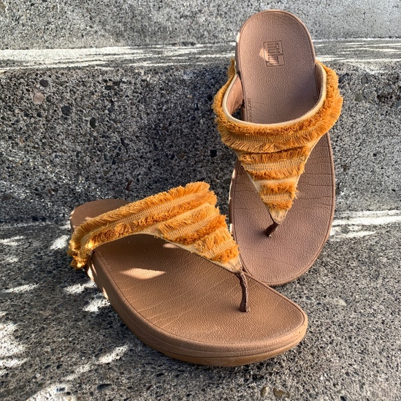 Fitflop Shoes - FitFlop Lottie Fringe Thong Sandal size 9